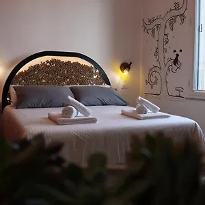 Liotru Maisonne, With En-suite Bathroom And Shared Bathroom Katania